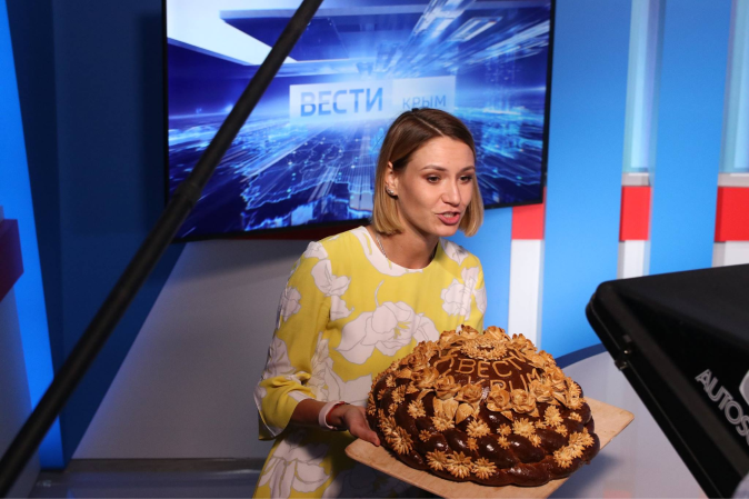 «Крымхлеб» поздравил ГТРК «Таврида» с первым выходом в эфир.