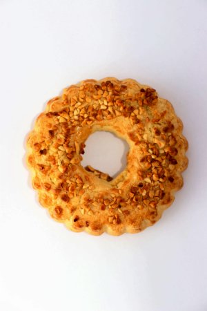Пирожное Песочное кольцо с орехом