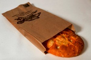 Лепешка Фокаччо с жареным луком и сыром, упаковка Крафт